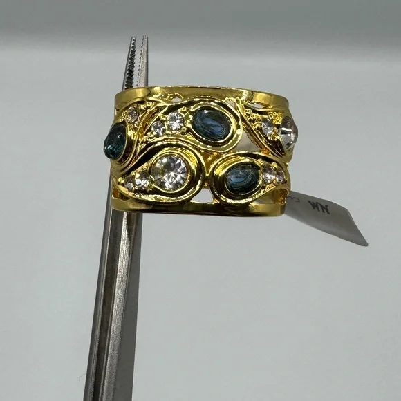 14k Blue Topaz Band - Picture 7 of 10